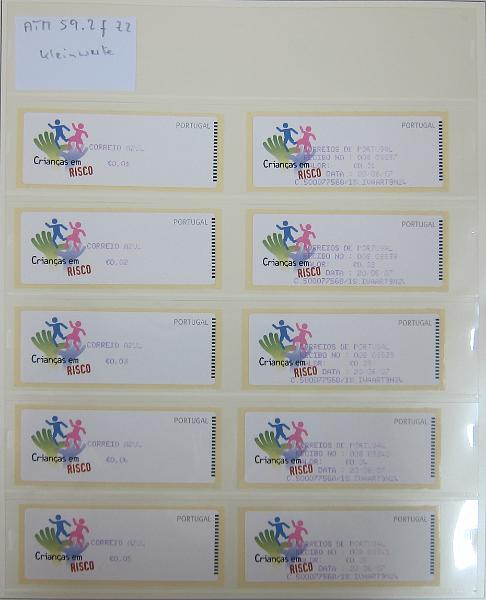 0265 (234).jpg -     Lote:    265      Colecção Especializada - Etiquetas      Lotes Especiais       Descrição:      1981/2010 &mdash; Etiquetas.   Coleção composta por 12 álbuns com etiquetas desde percursoras e Framas até 2010, com provas, erros, FDC's, etiquetas novas e usadas, sobrescritos circulados, variedades de impressão e papéis. Importante estudo. Lote a ver.        Lote ETQ       Valor Base:     &euro; 3000,00     Valor Venda:     &euro;      